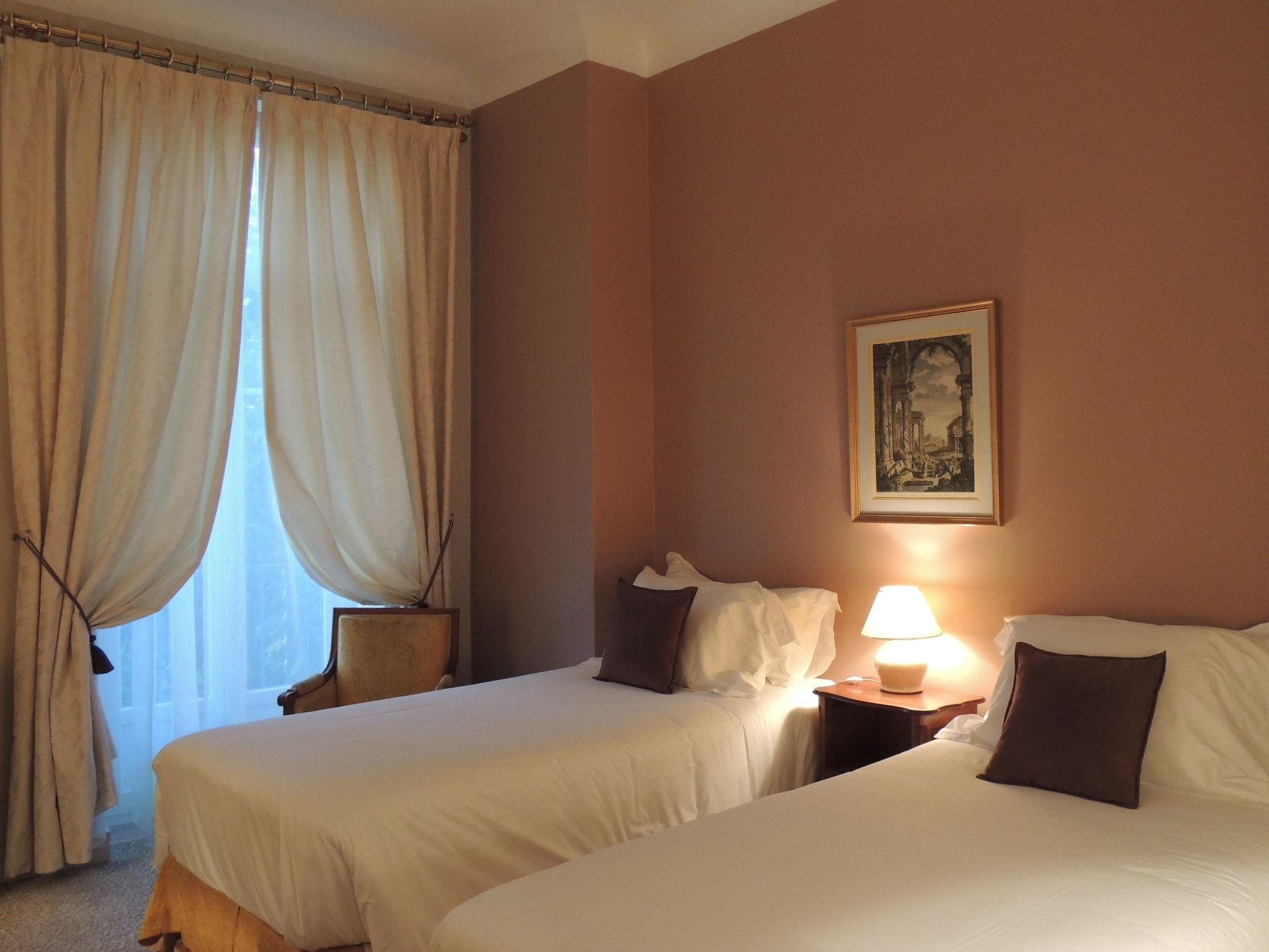 Maison Albar Hotels L'Imperator Nimes Exterior photo A room at the hotel