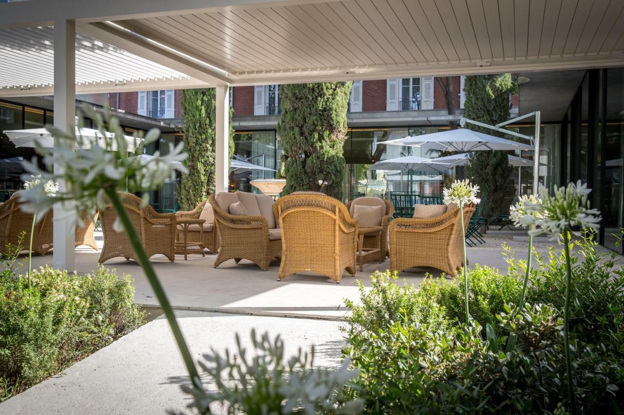 Maison Albar Hotels L'Imperator Nimes Exterior photo The hotel's garden