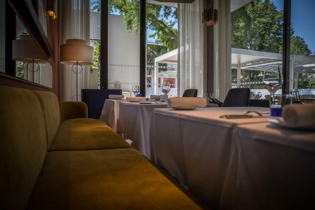 Maison Albar Hotels L'Imperator Nimes Exterior photo Restaurant interior